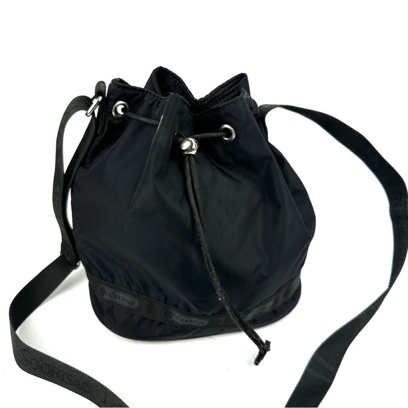 Lesportsac Drawstring Bucket Bag Black Nylon Crossbody Handbag Purse - Picture 2 of 12